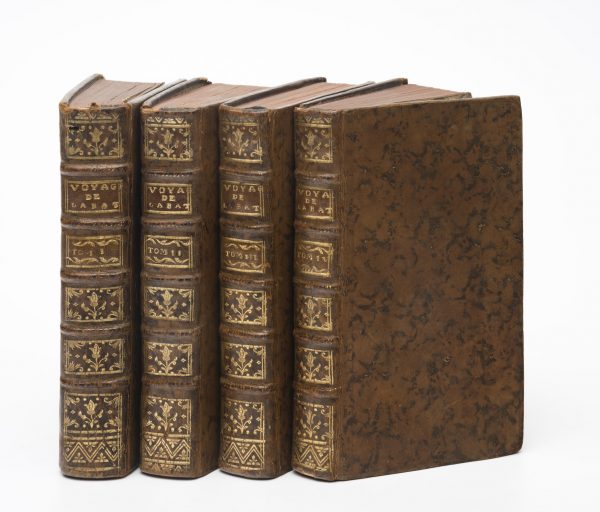 <span class="artist-name-product">LABAT  Jean-Baptiste</span> Voyage du Chevalier Des Marchais en Guinée, isles voisines, et à Cayenne, Fait en 1725, 1726 & 1727. Contenant une Description très exacte & très étenduë de ces Païs, & du Commerce qui s'y fait. – Image 5