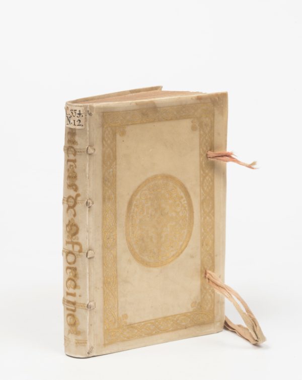 <span class="artist-name-product">CARCANO  Francesco</span> Tre Libri degli uccelli da preda. Ne quali si contiene la vera cognitione dell'arte de stuccieri, & il modo di coniscere, ammaestriare, reggere, & medicare tutti gli angelli di rapina. Con un trattao de' cani del medesimo.